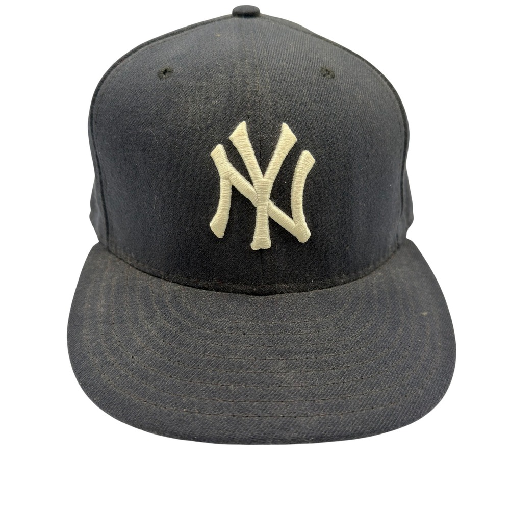 New Era 59FIFTY New York Yankees Fitted Hat 7 3/8 Navy Blue MLB On Field Cap